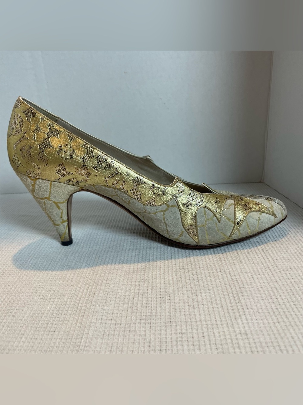 El Vaquero Italy Heels Pumps EU 38 US 7.5 Gold Cream Crackle Leather Vintage